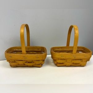 Longaberger-‎ Set of two baskets w/plastic inserts, Size:5-1/2” tall